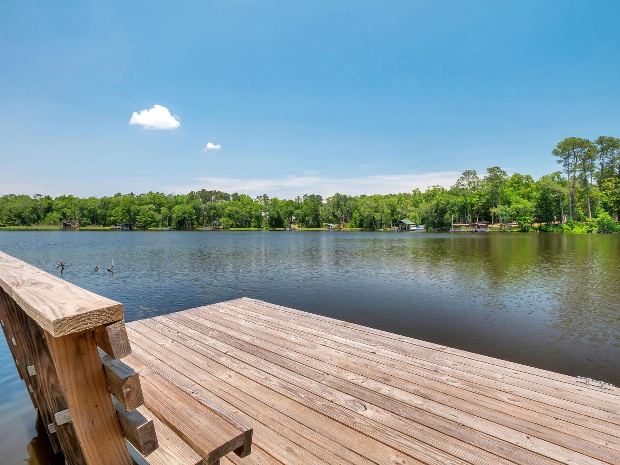 Waterfront On Lake Talquin - Near Fsu - Stunning Views - 2 Story Deck - Fire Pit - Fast 1000 Mbps Internet - 3 Min From Boat Ramp Tallahassee Exterior photo