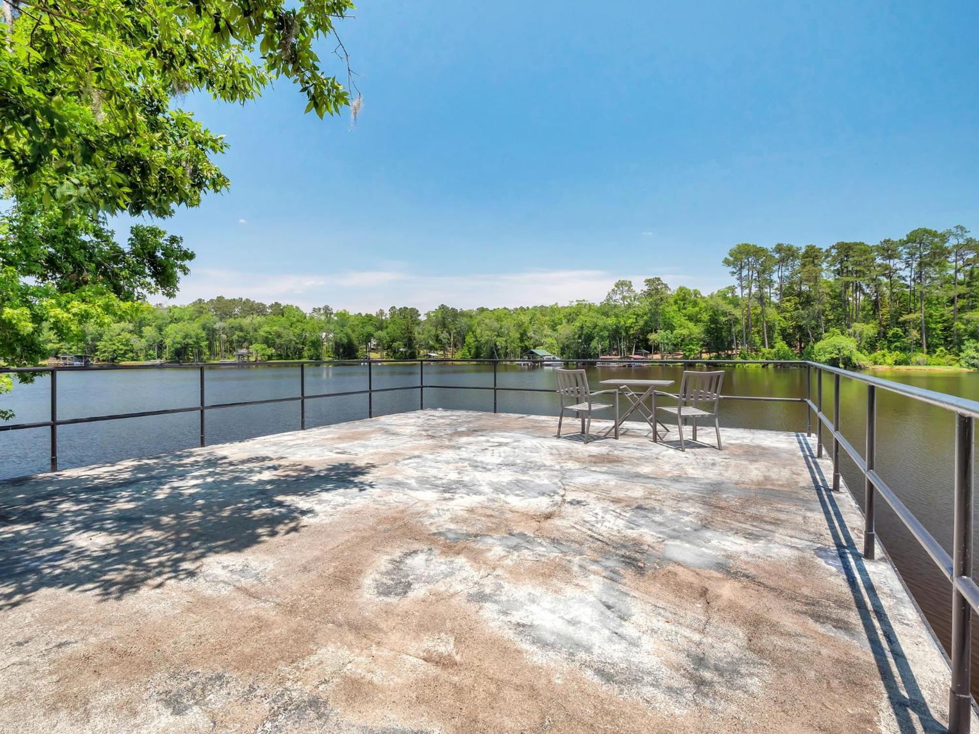Waterfront On Lake Talquin - Near Fsu - Stunning Views - 2 Story Deck - Fire Pit - Fast 1000 Mbps Internet - 3 Min From Boat Ramp Tallahassee Exterior photo
