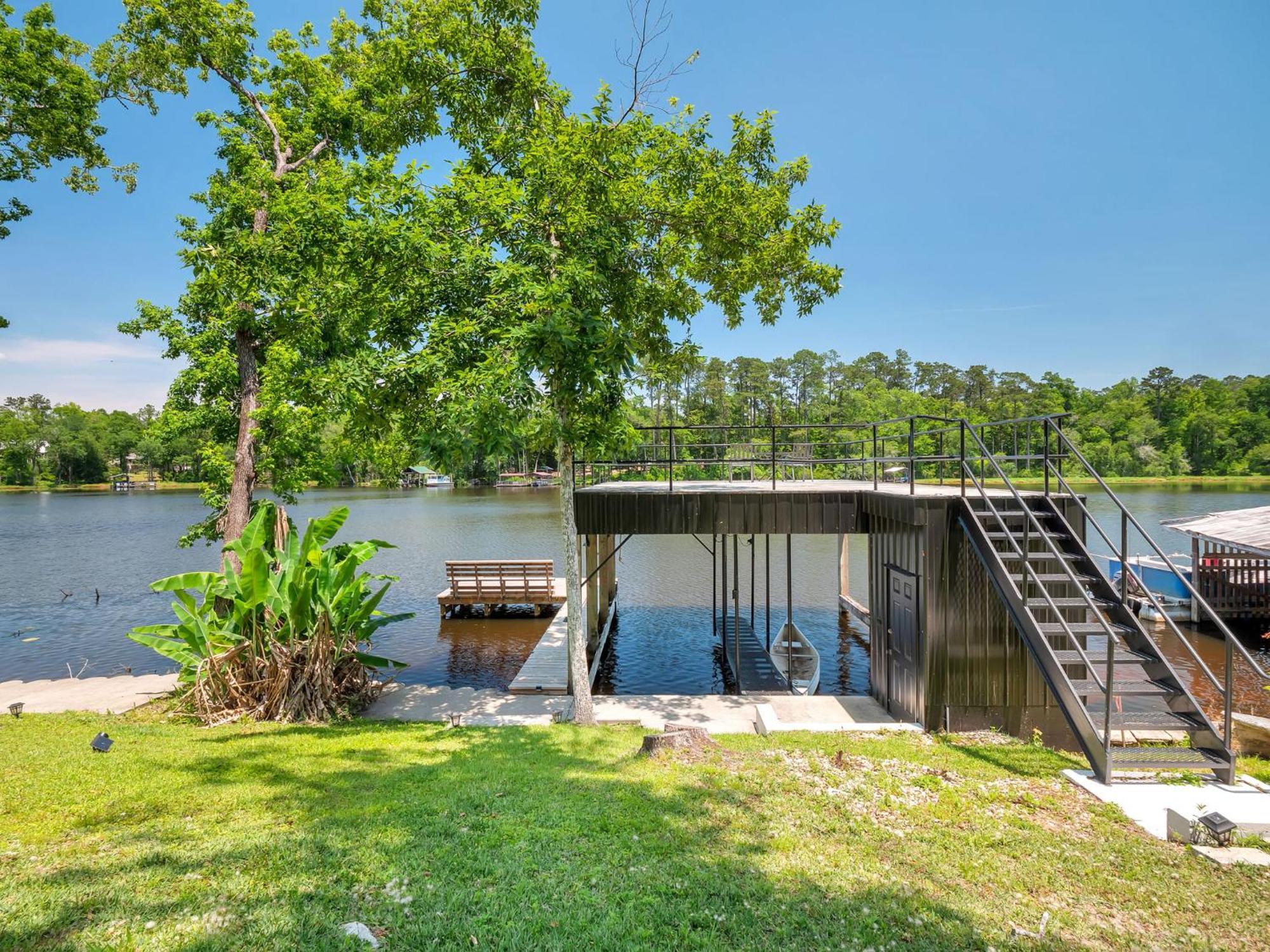 Waterfront On Lake Talquin - Near Fsu - Stunning Views - 2 Story Deck - Fire Pit - Fast 1000 Mbps Internet - 3 Min From Boat Ramp Tallahassee Exterior photo